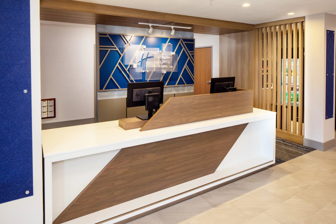 Holiday Inn & Suites Los Alamos Entrada Park — project photo